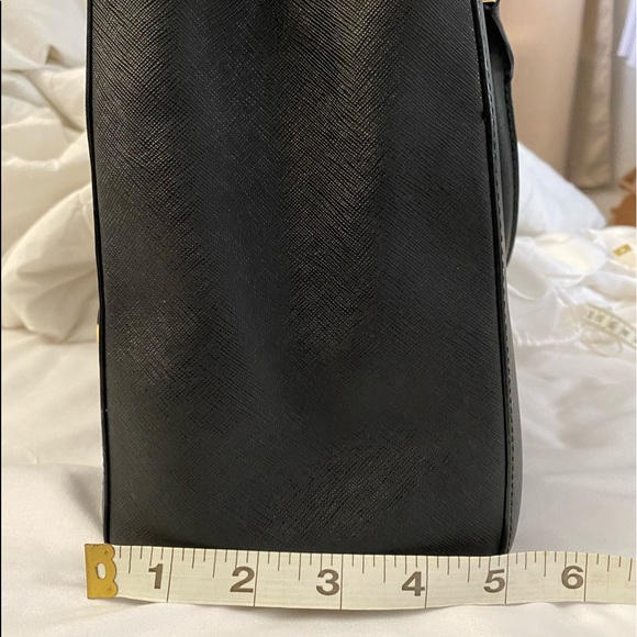 Michael Kors Purse - Picture 7 of 8